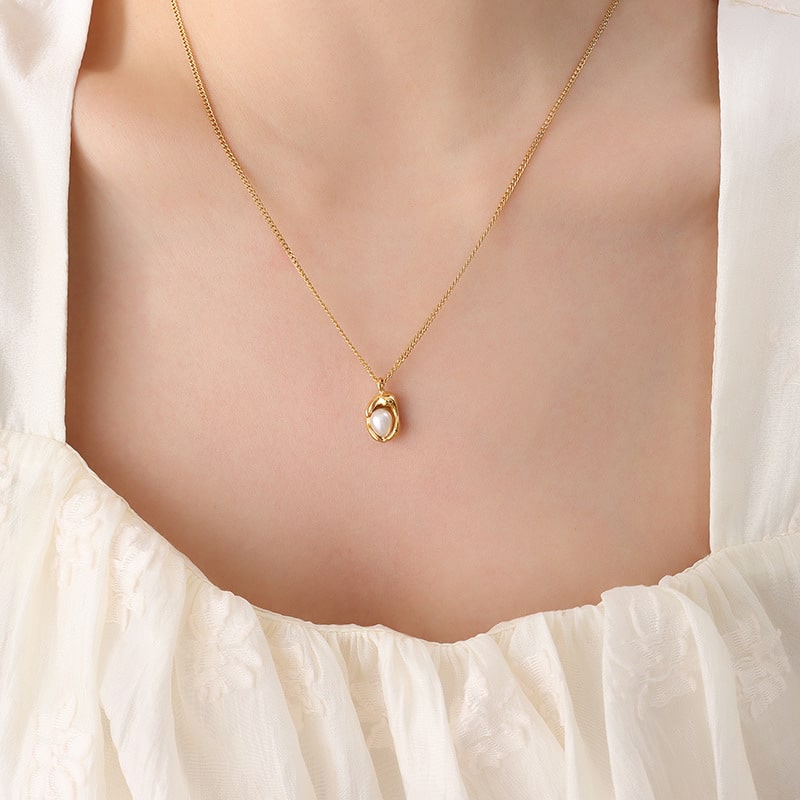 Gold plated freshwater pearl necklace for women