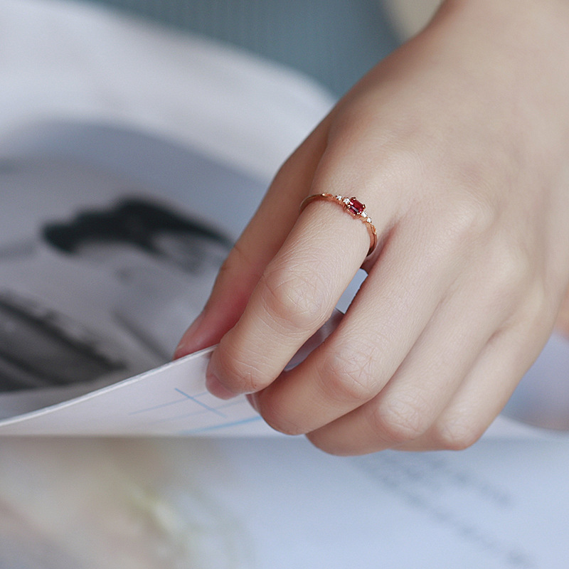 Simple garnet ring