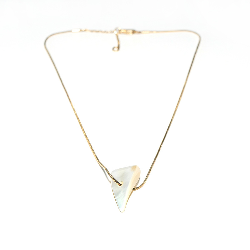 Triangular white mother of pearl necklace