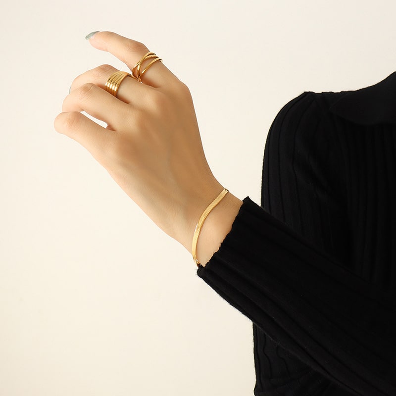 Women's 18k gold bracelet