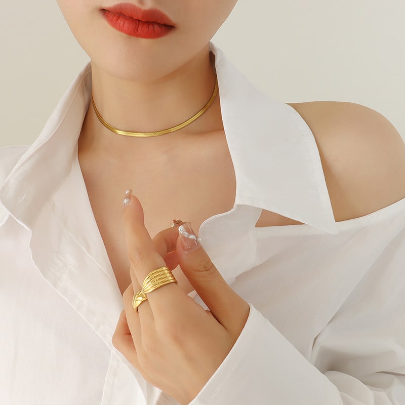 Women's 18k gold necklace