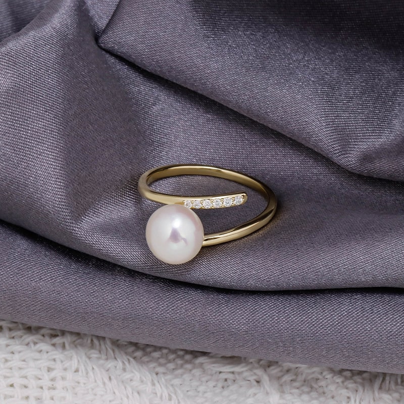 Womens Pearl Ring