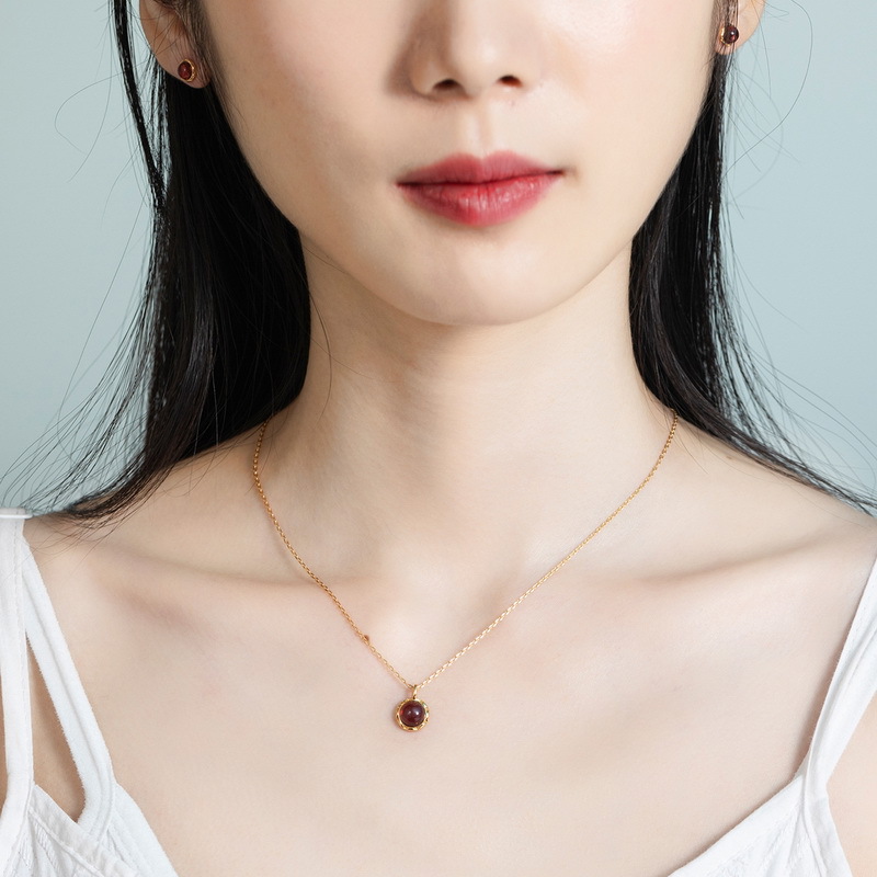 red garnet pendant